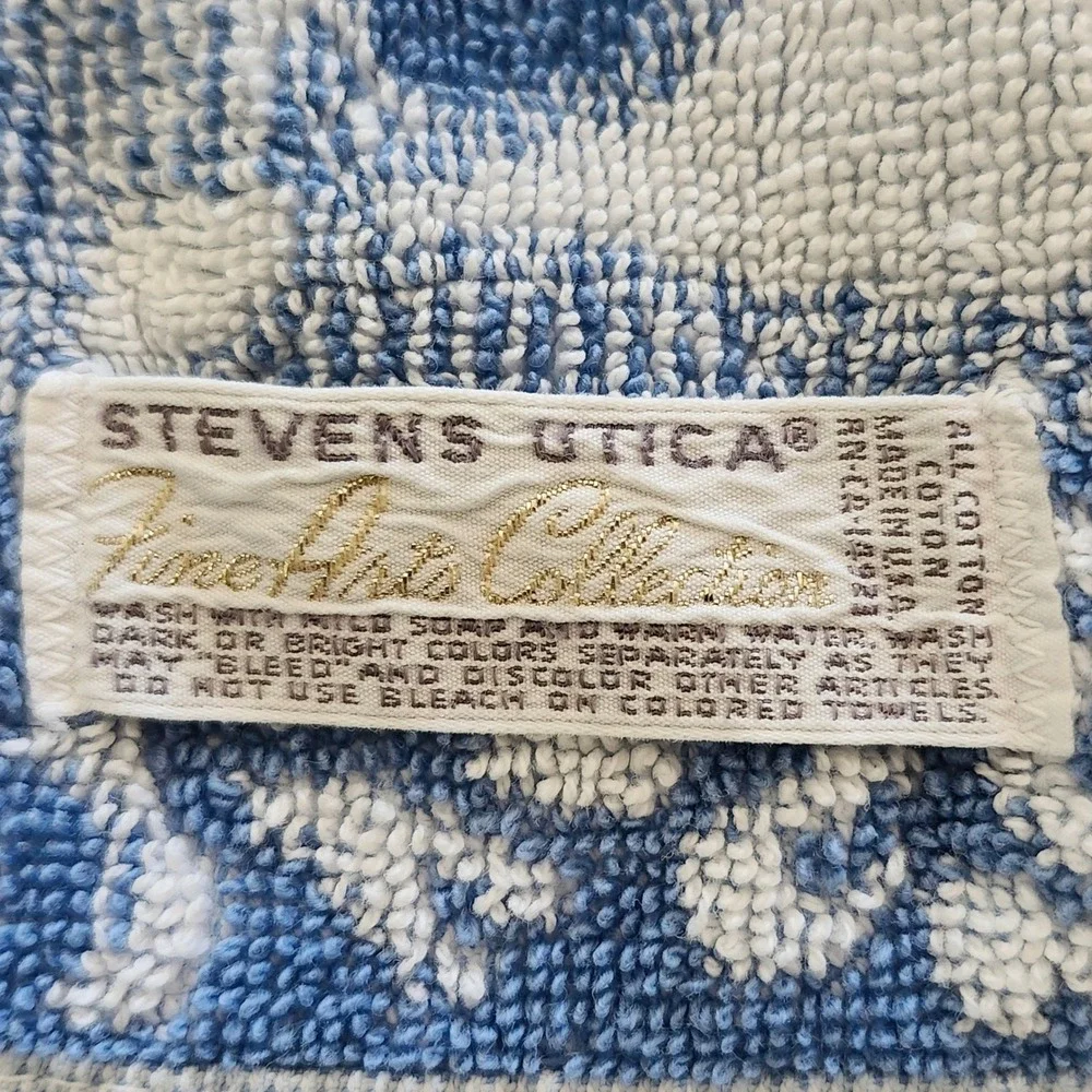 Vintage Stevens Utica Bath Towel Blue White Floral Sculpted Cotton USA 60s